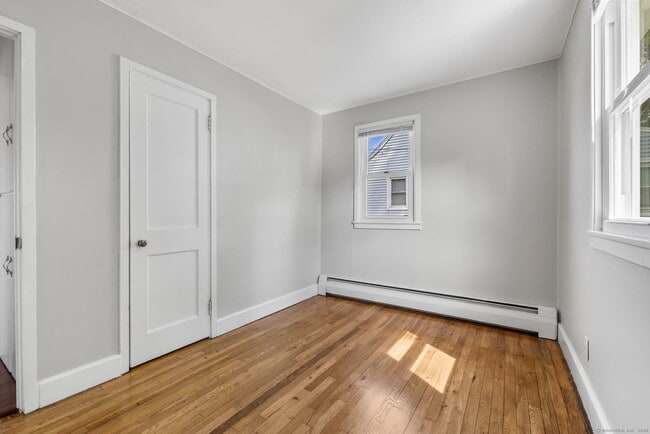 Building Photo - 305 Slater Rd