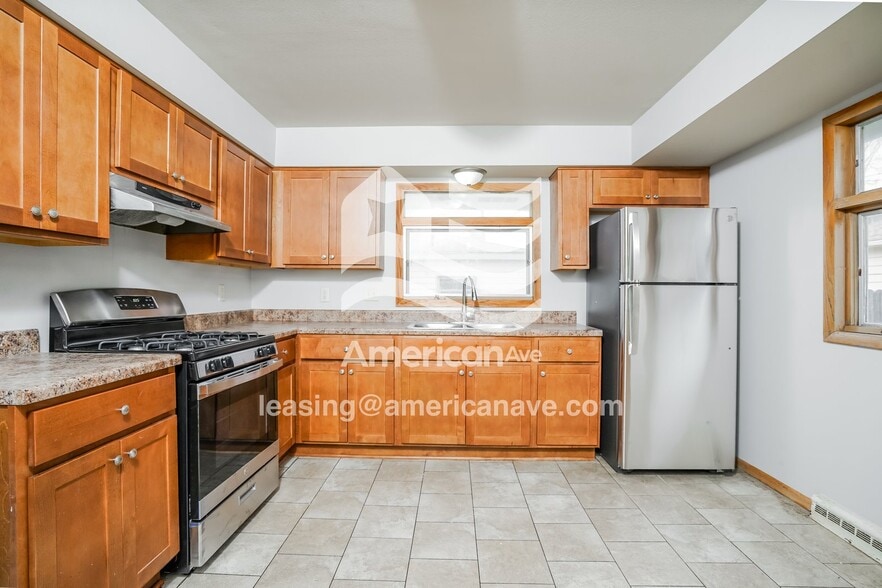 Building Photo - 7506 W Glendale Ave