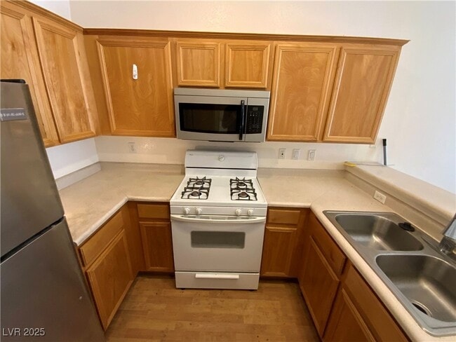 Building Photo - 6469 Blue Blossom Dr