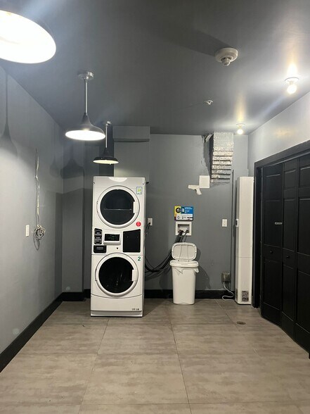 Building Photo - 610 Communipaw Ave