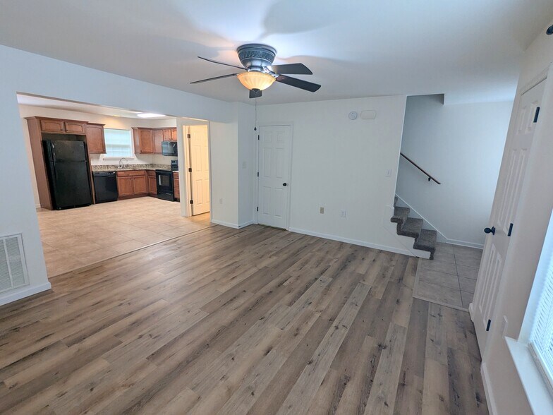 Building Photo - 2237 Spring Meadow Ln SE