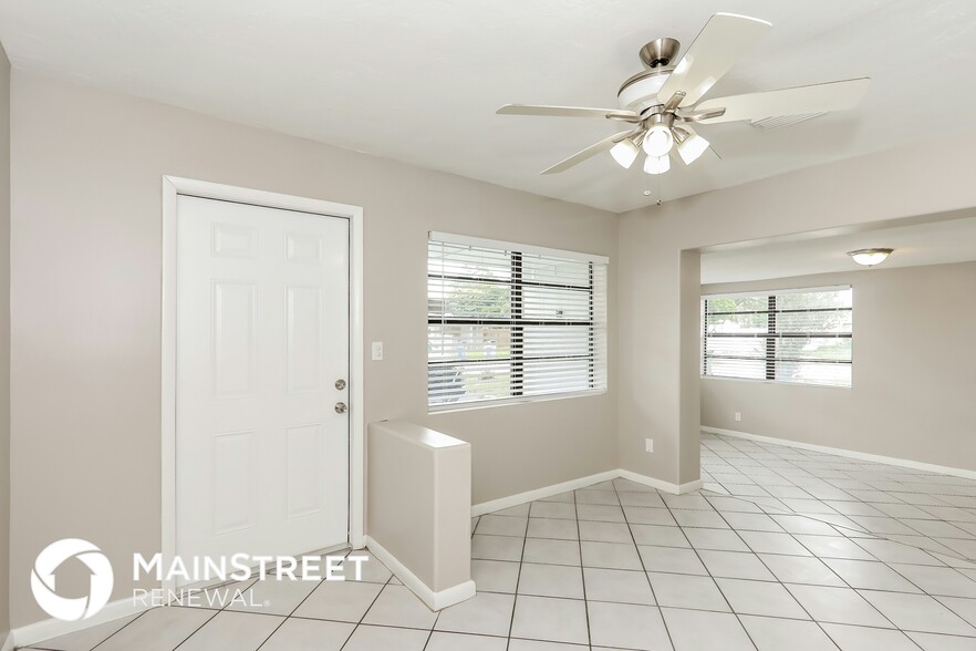 Building Photo - 1367 NE 27th St