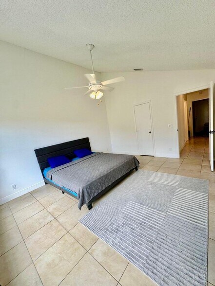 Building Photo - 22449 Middletown Dr