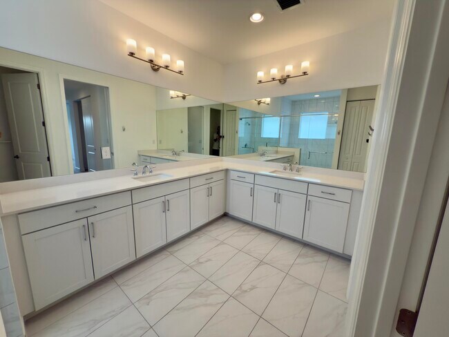 Building Photo - 1346 Harvester Xing