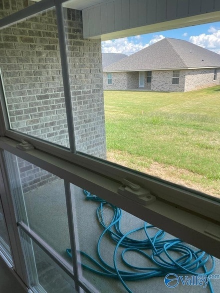 Building Photo - 121 Sorrelweed Dr