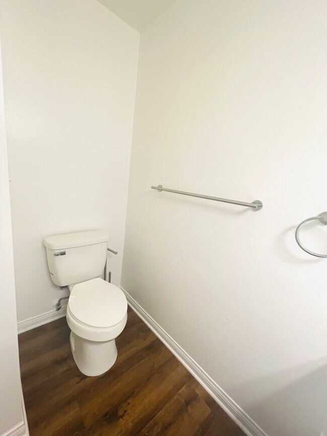 Building Photo - Todd Ranch Condo Welcome to the Todd Ranch Condo, 3-bedroom, 2-bathroom home located in the vibra...