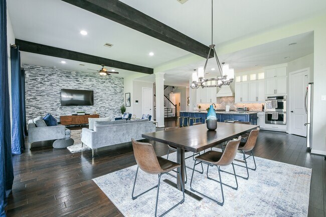 Building Photo - 10215 Palmour Pass