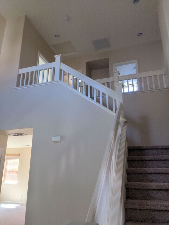 Building Photo - Low maintenance home in Green Valley!