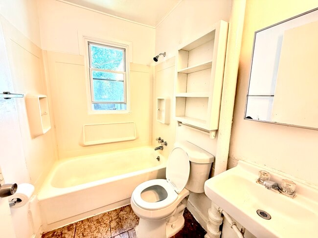 Primary Photo - 20525 Woodward St