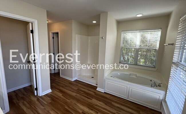 Building Photo - 14 Fawn Ln