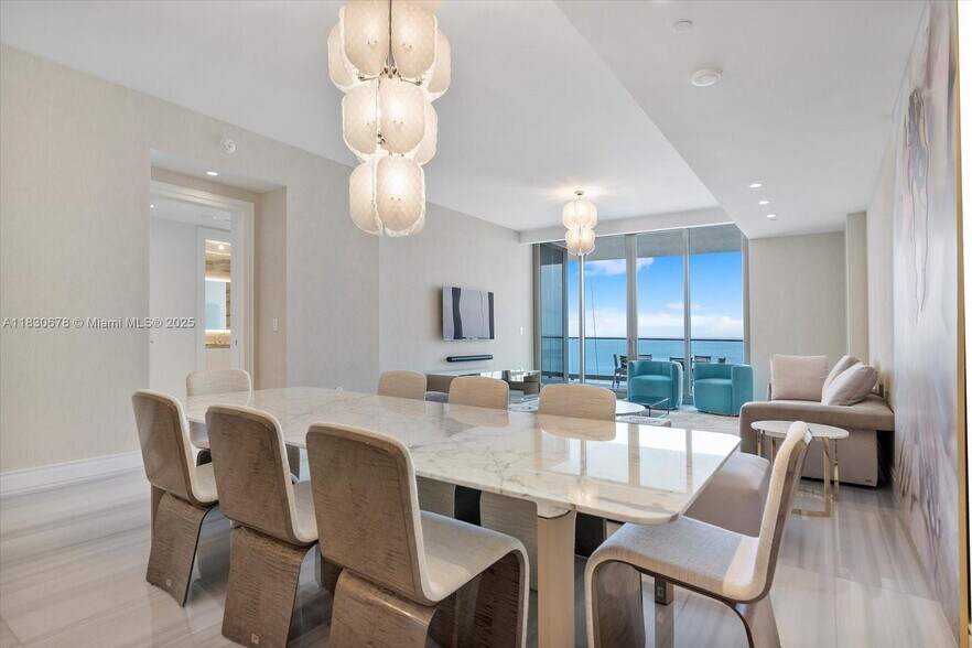 Building Photo - 17901 Collins Ave