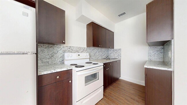 Building Photo - 74 W 15th St