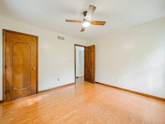 Building Photo - Your Private Retreat Just Minutes from Downtown South Lyon