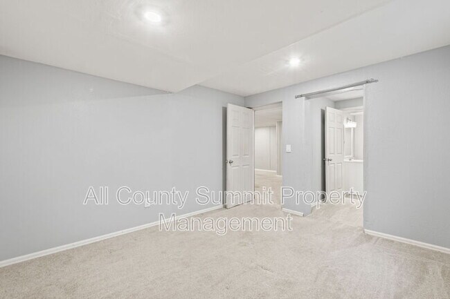 Building Photo - 7290 S Pierson St