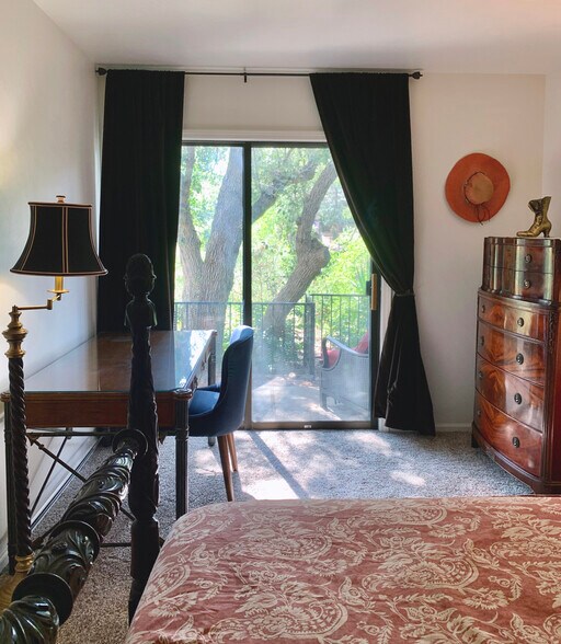 dedicated work space - 1413 Coyote Rd