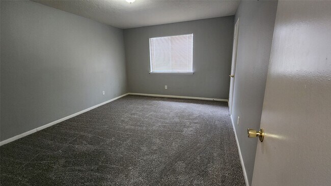 Building Photo - 7800 Summer Pl Dr