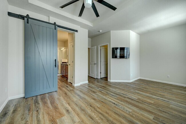 Building Photo - $2,750 - 2 Bed, 2.5 Bath Condo in Centenni...