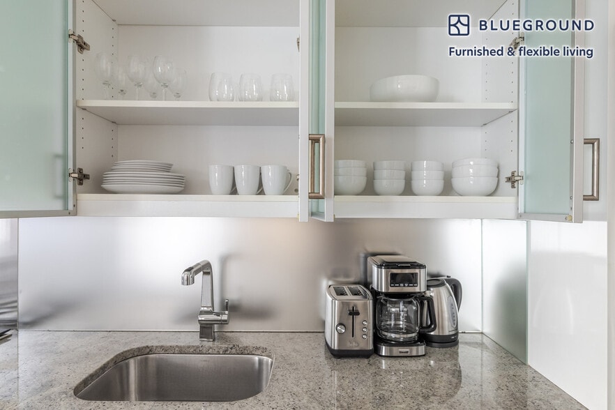 Building Photo - 30 Park Ave