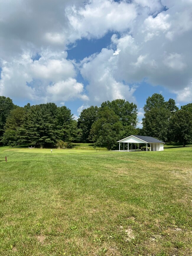 Building Photo - 2025 Millersburg Rd