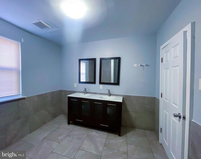 Building Photo - 2113 Mountain St