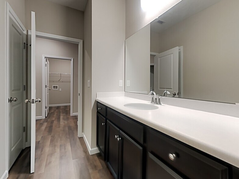 Building Photo - 111 Hemlock Point