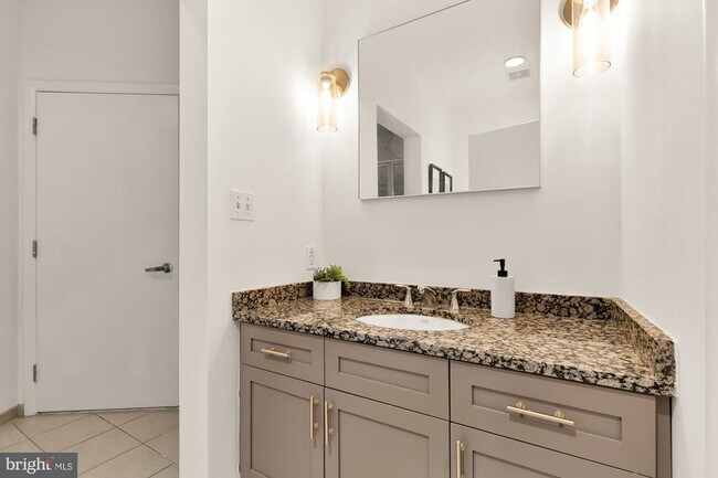 Building Photo - 1700 Kalorama Rd NW