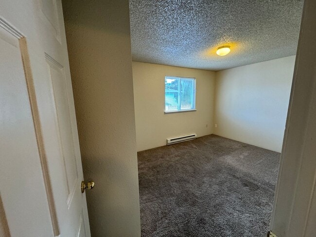 Building Photo - 498/A/