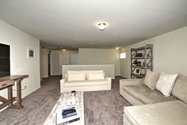 Building Photo - 7807 Cottonwood Ridge