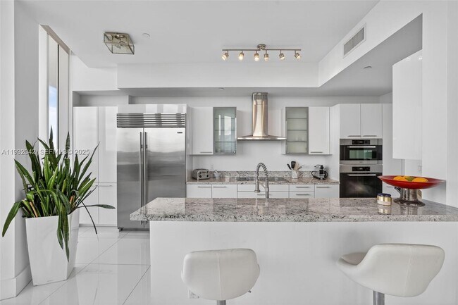 Building Photo - 4100 Island Blvd