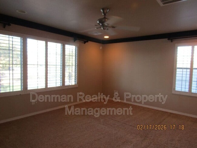 Building Photo - 944 E Jacob St