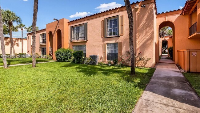 Building Photo - 7200 Fairway Dr
