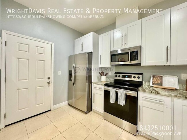 Building Photo - 8424 N Packwood Ave