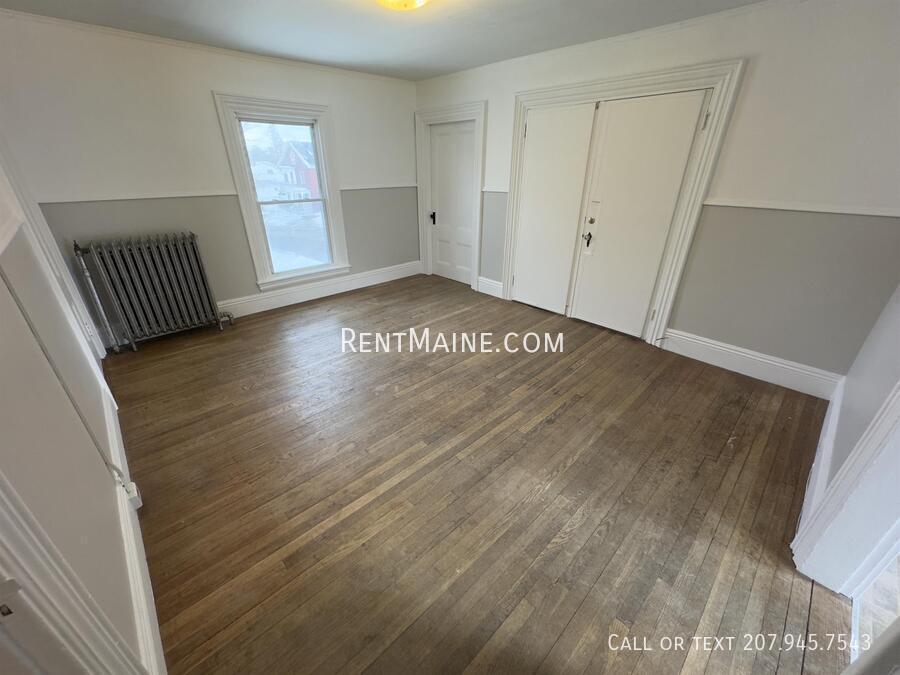 Building Photo - 191 Center St