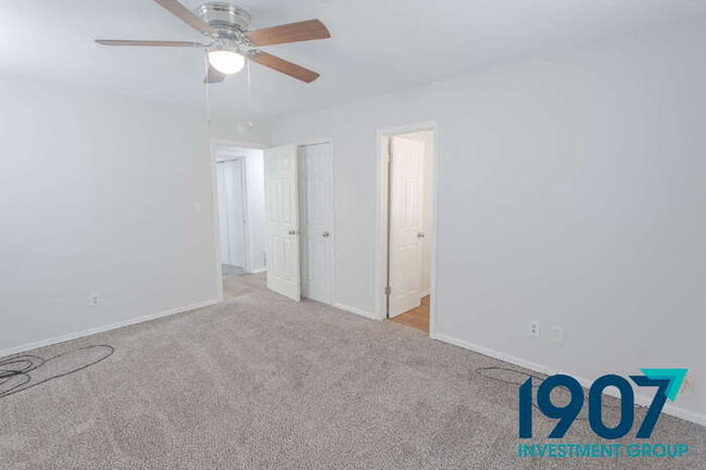 Building Photo - Stunning, Fully Remodeled 3-Bed, 2-Bath Ho...