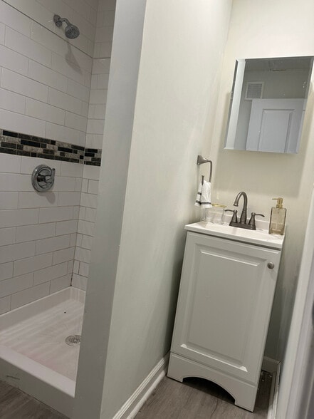 Building Photo - 13106 Wellford Dr