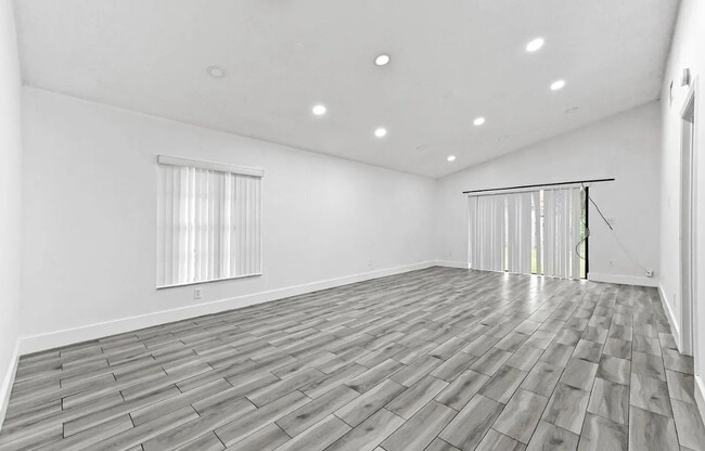 Building Photo - 1459 Summit Run Cir