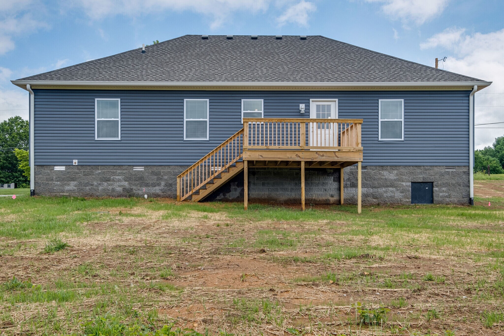 Building Photo - 648 S Tunnel Rd