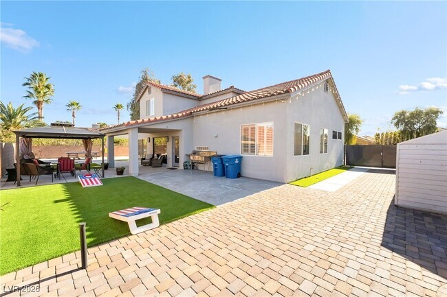 Building Photo - 2076 E Wigwam Ave