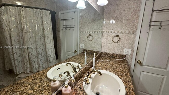 Building Photo - 15430 SW 81st Cir Ln