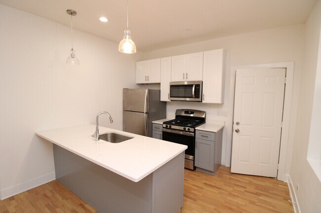 Building Photo - 1544 N Bosworth Ave