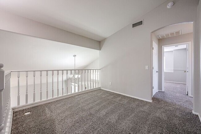 Building Photo - 5BD 3BA with Pool in West Chandler!