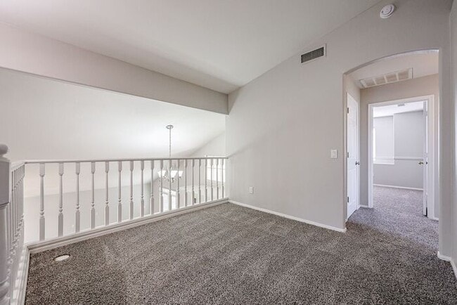 Building Photo - MOVE IN SPECIALS!! 5BD 3BA with Pool in We...