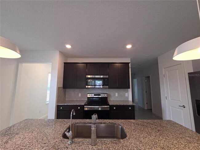 Building Photo - 2130 Bur Oak Blvd