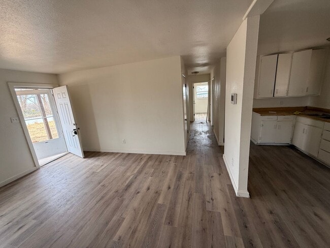 Building Photo - 3 Bedroom 1 Bath House