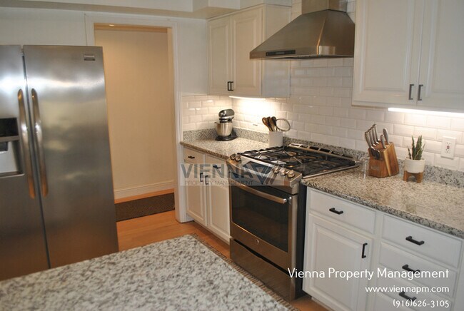 Building Photo - 2913 Kerria Way