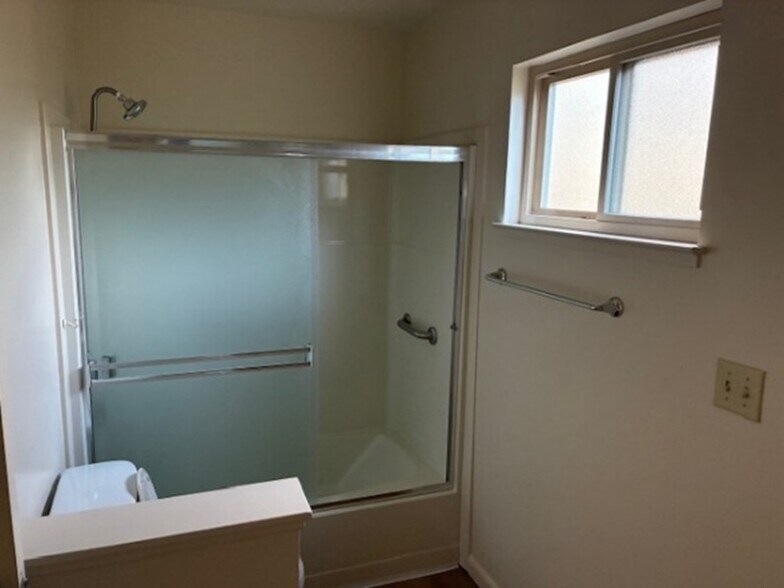 Building Photo - 6057 Montgomery Bnd