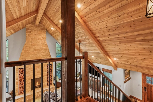 Building Photo - 18 Spur Dr