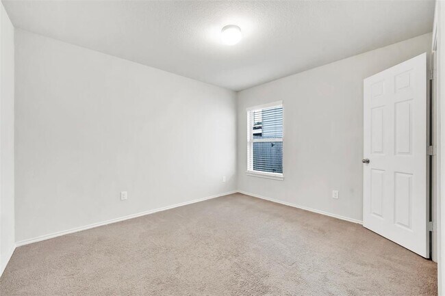 Building Photo - 4351 Stuebner Hl Dr