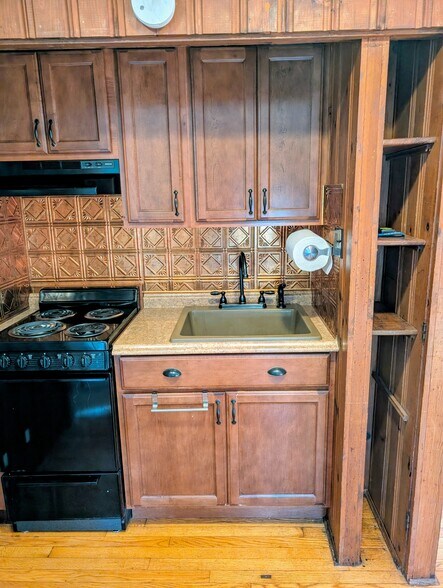 Building Photo - 2 Weston Rd