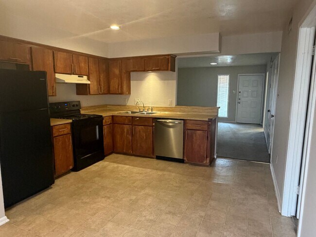 Building Photo - 2407 Bandera Dr